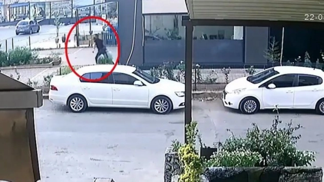 Önce kameralara sonra da polise yakalandı