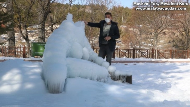 Önce patladı sonra dondu, ortaya ilginç görüntüler çıktı