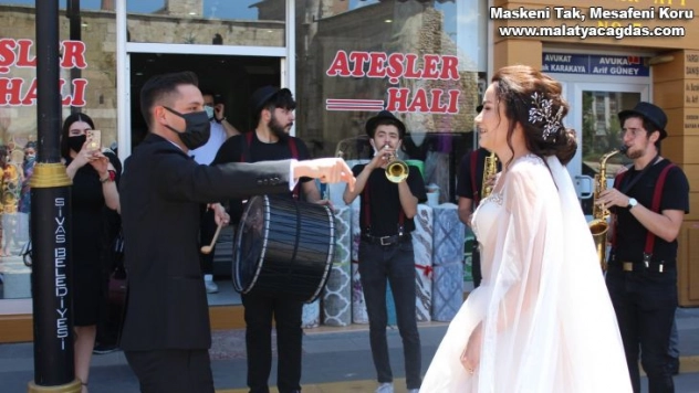 Ordulu damat Sivas'tan orkestra ile gelin aldı