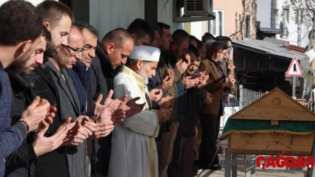 Organlarıyla 6 kişiye hayat veren 17 yaşındaki genç toprağa verildi
