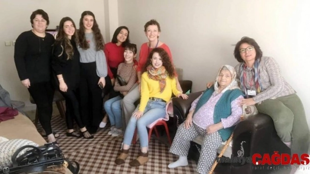 Örgü örmenin ve müziğin alzheimer hastalığına etkisi anlatıldı