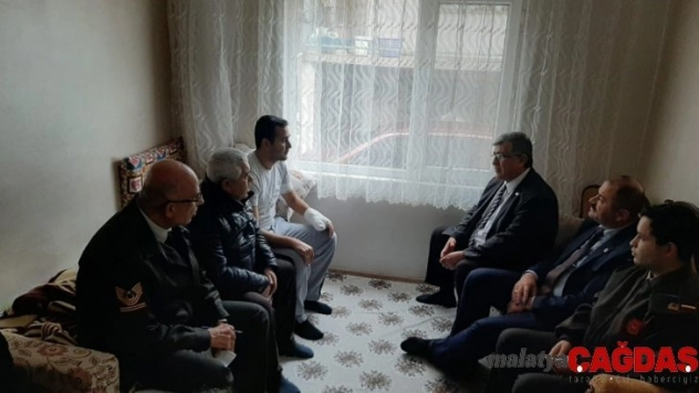 Orhaneli protokolünden Gazi Yavuz'a geçmiş olsun ziyareti