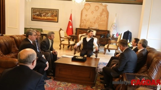 Orman Bölge Müdürü Çapkın, Belediye Başkanı Arı'yı ziyaret etti