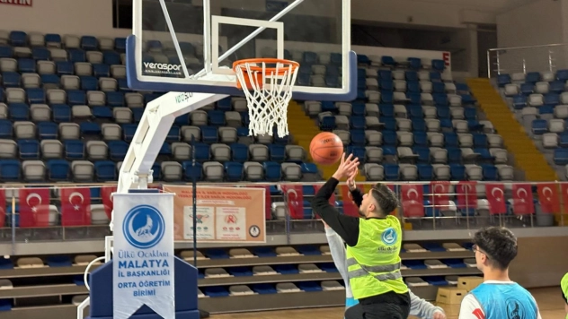 Ortaöğretim Teşkilatından Basketbol Müsabakası