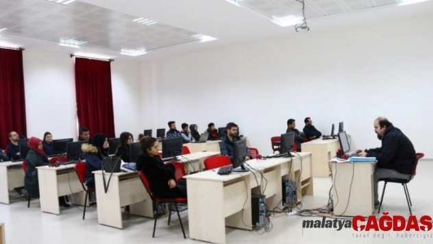 Ortaokul öğretmenlerine NEVÜ'de 'Web Tasarımı ve Programcılığı Kursu'
