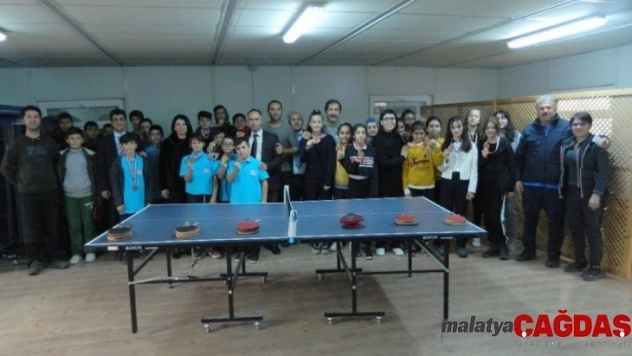 Ortaokullar arası 'Masa Tenisi' turnuvası sona erdi