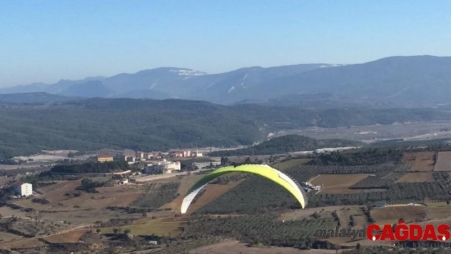 Osmaneli'nde yamaç paraşütü uçuş denemeleri başladı