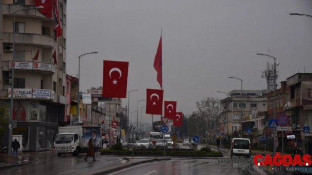 Osmaniye bayraklarla donatıldı