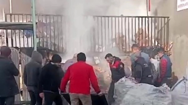 Osmaniye'de geri dönüşüm tesisinde yangın korkuttu