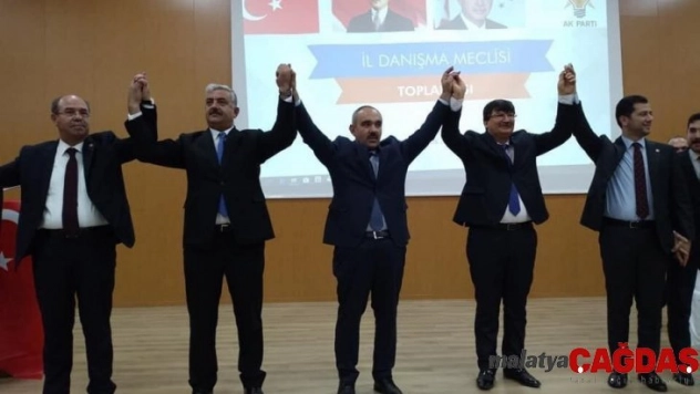 Osmaniye'de Saadet Partili ve CHP'li iki belediye başkanı AK Parti'ye geçti