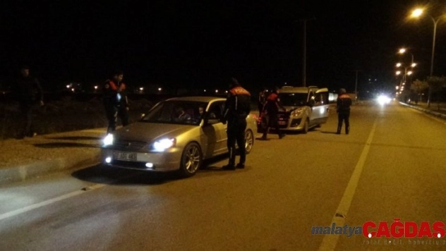 Osmaniye'de uygulamada silah ve uyuşturucu ele geçirildi