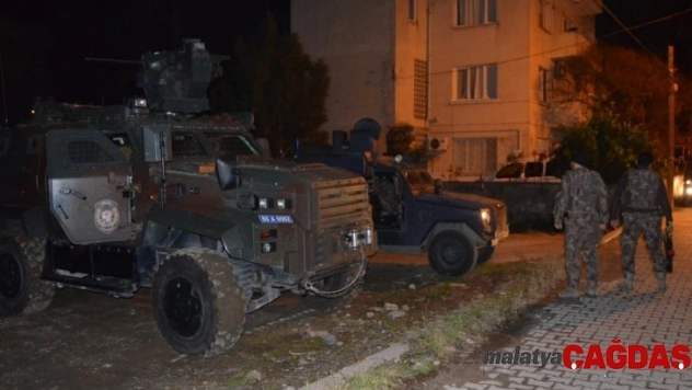 Osmaniye'de uyuşturucu satıcılarına şafak baskını