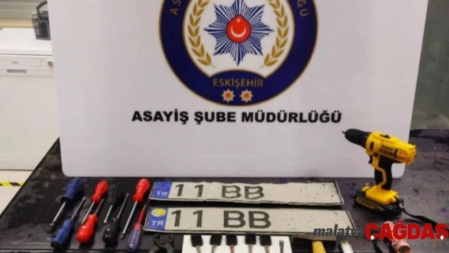 Oto faresi polisten kaçamadı