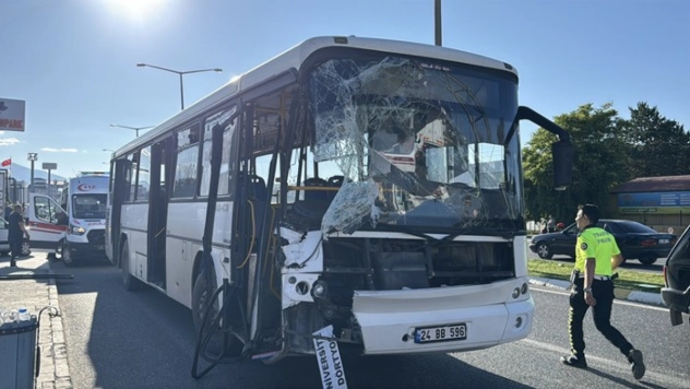 Otobüs Yolculuğu Kabusa Döndü: 3 Yaralı