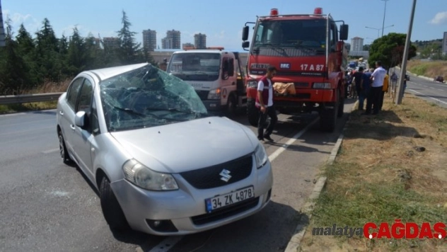 Otomobil arazöz aracı ile çarpıştı: 2 yaralı