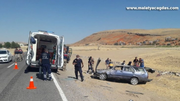 Otomobil devrildi: 3 yaralı