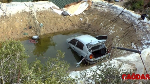 Otomobil havuza düştü, içindeki kadın hayatını kaybetti