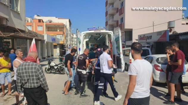 Otomobil ile çarpışan motosiklet sürücüsü yaralandı