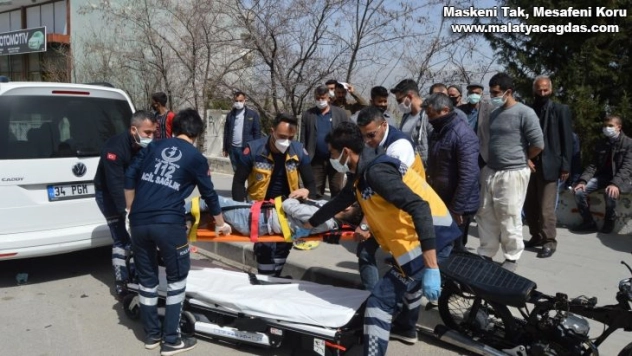 Otomobil ile motosiklet çarpıştı: 2 yaralı