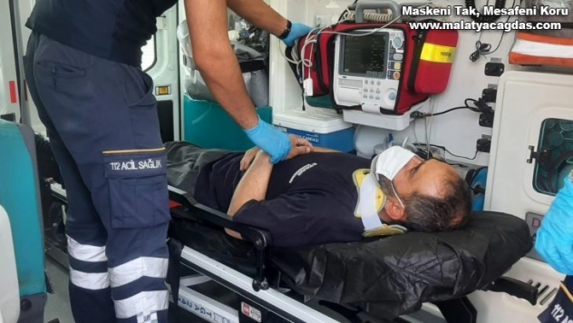 Otomobil ile motosiklet çarpıştı: 1 yaralı