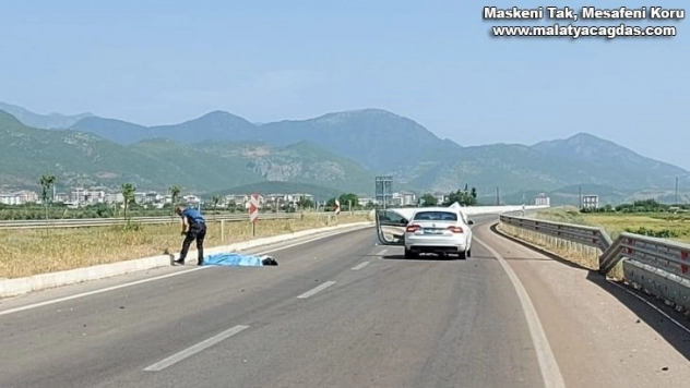 Otomobil ile motosiklet çarpıştı: Baba oğul öldü