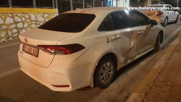 Otomobil ile motosiklet çarpıştı 2 yaralı