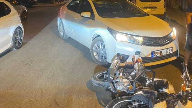 Otomobil ile motosiklet çarpıştı: 1 yaralı