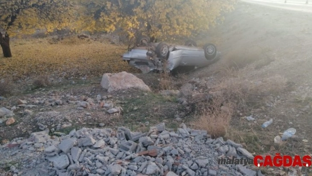 Otomobil ile otobüs çarpıştı: 1 yaralı