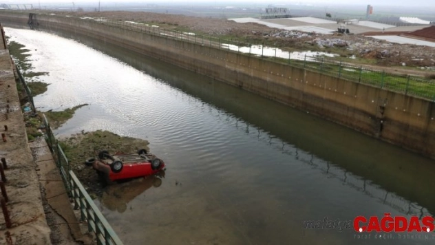 Otomobil kanala uçtu: 1 yaralı
