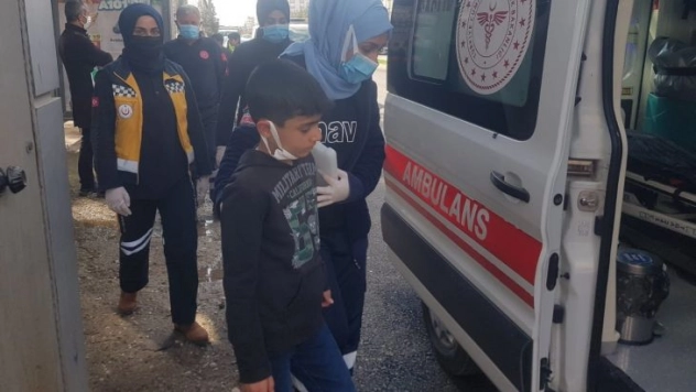 Otomobil küçük çocuğa çarptı: 1 yaralı