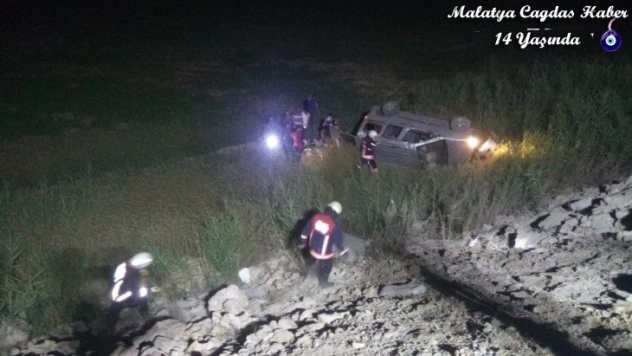 Otomobil şarampole uçtu: 6 yaralı