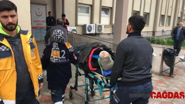 Otomobil şarampole yuvarlandı: 4 yaralı