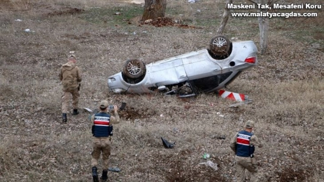 Otomobil tarlaya uçtu: 2 ağır yaralı