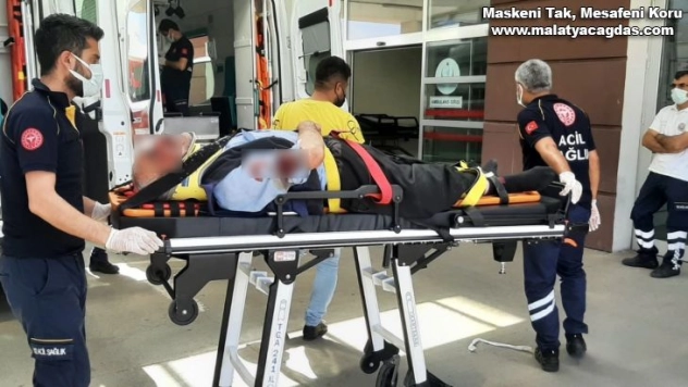 Otomobil yayaya çarptı: 1 yaralı