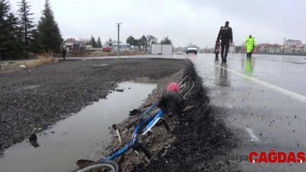 Otomobilin çarptığı bisikletli öğrenci hayatını kaybetti