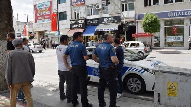 Otomobilin çarptığı çocuk yaralandı