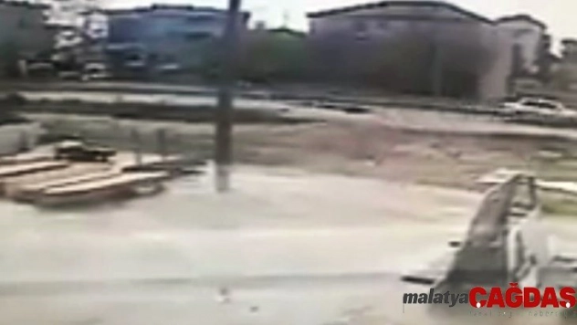 Otomobilin çarptığı kadın metrelerce sürüklenerek hayatını kaybetti