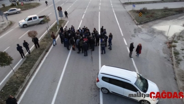 Otomobilin çarptığı motosikletli yaralandı