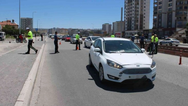 Otomobilin çarptığı zihinsel engelli çocuk ağır yaralandı