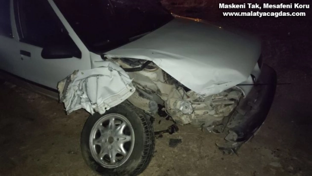 Otomobiller çarpıştı: 2 yaralı