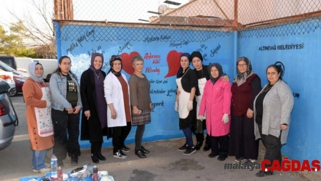 Otopark duvarı tabloya dönüştü