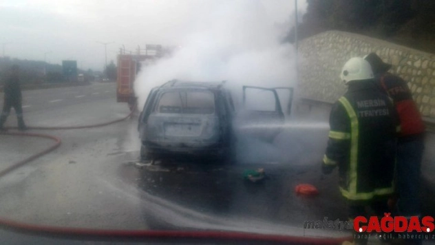 Otoyolda yanan araç hurdaya döndü
