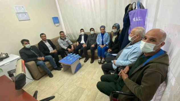 Öz Sağlık İş Sendikası Diyarbakır Şube Başkan Aküzüm, sendika üyeleriyle bir araya geldi