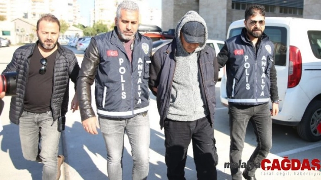 Özbekistanlı eylemci doktorun tek hayali iyi bir hayat kurmakmış