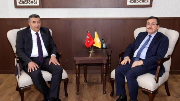 Özcan dan Rektör Kızılay'a ziyaret