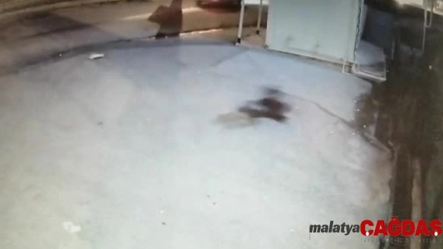 (Özel) Genç kızın metrelerce sürüklenerek hayatını kaybettiği kaza kamerada