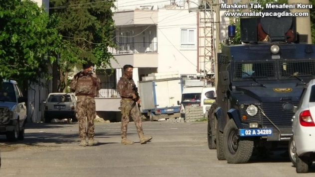 Özel harekat destekli uyuşturucu operasyonu: 2 gözaltı