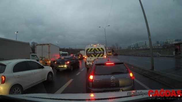 (ÖZEL) İstanbulluların trafik çilesi araç kamerasıyla kaydedildi