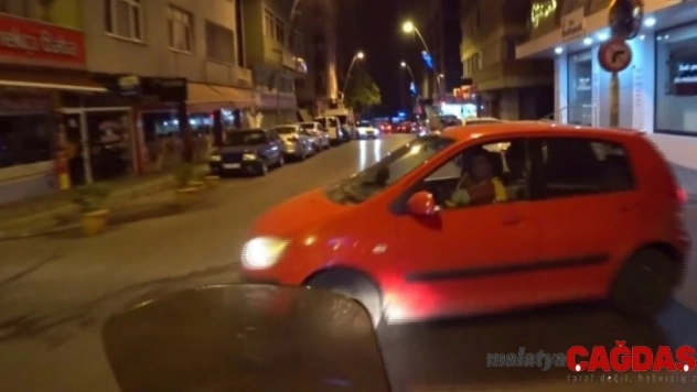 (Özel) Motosikletlilerin ölümden kıl payı kurtulduğu anlar kamerada