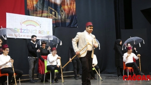 Özel öğrencilerden renkli gösterdi